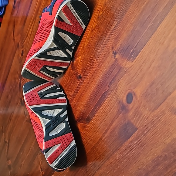 New balance Vazee running shoes. Orange and navy. Size 7.5 - Picture 4 of 4